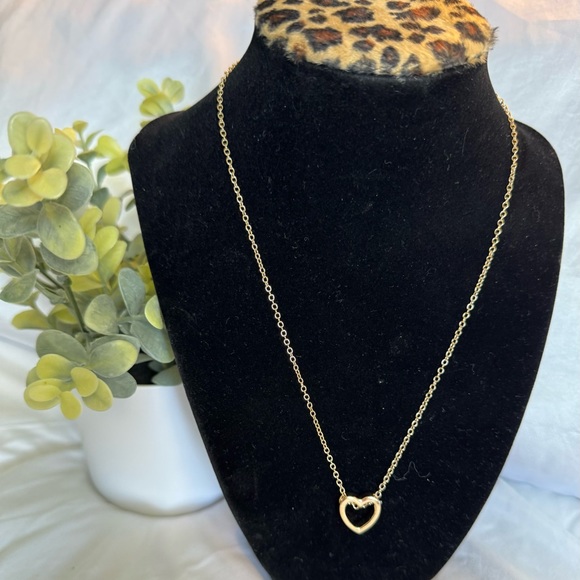 🆕 Gold Necklace Elegance Redefined Hrt - Picture 2 of 3